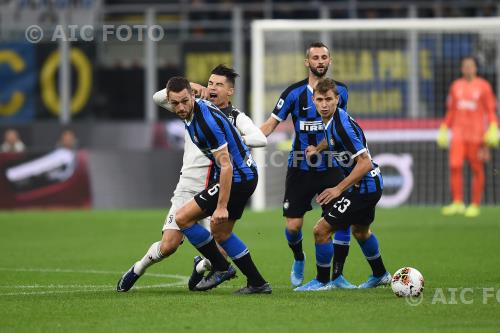Juventus Stefan De Vrij Inter Nicolo Barella Italian championship 2019 2020 7°Day Giuseppe Meazza match between Inter 1-2 Juventus 