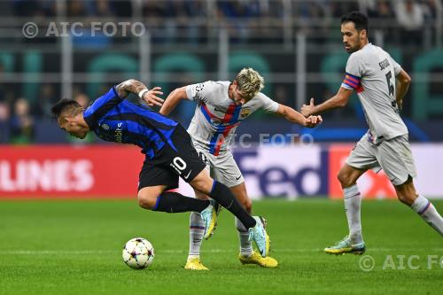 Inter Sergi Roberto Barcelona Sergio Busquets Giuseppe Meazza match between Inter 1-0 Barcelona Milano, Italy 