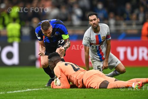 Inter Milan Skriniar Inter Sergio Busquets Giuseppe Meazza match between Inter 1-0 Barcelona Milano, Italy 