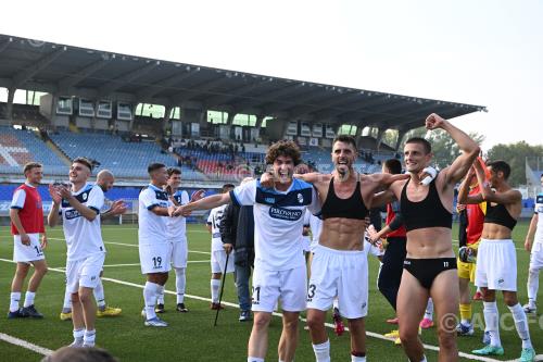 Lecco Eyob Zambataro Lecco Lorenzo Pinzauti Italian championship 2022 2023 Lega Pro 8 °Day Silvio Piola match between Novara 1-2 Lecco 