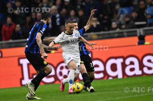 Napoli Henrikh Mkhitaryan Inter Francesco Acerbi Giuseppe Meazza match between Inter 1-1 Napoli Milano, Italy 