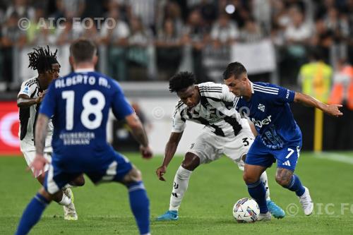 Juventus Juan David Cabal Juventus Gabriel Strefezza Allianz match between    Juventus 3-0 Como Torino, Italy 