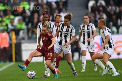 Roma Women Cristiana Girelli Juventus Women Hanna Bennison Italian championship 2024 2025  Femminile 6°Day Allianz match between Juventus Women 2-1 Roma Women 