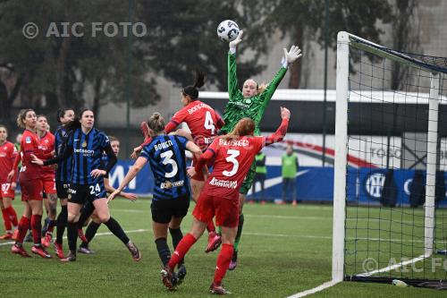 Fiorentina Women Katie Bowen Inter Women Agnese Bonfantini Italian championship 2024 2025  Femminile 17°Day Arena Civica Gianni Brera match between Inter Women 2-0 Fiorentina Women 