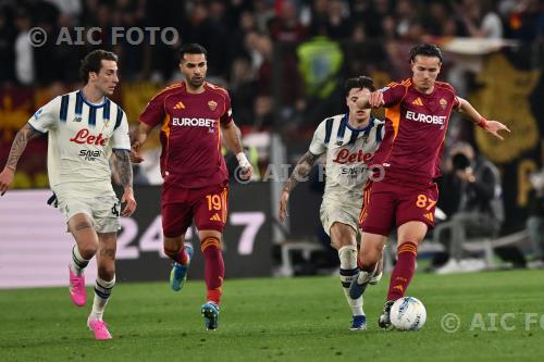 Roma Nicola Zalewski Atalanta Mehmet Zeki Celik Italian championship 2025 2026 34°Day Olimpic match between   Roma 1-1 Atalanta 